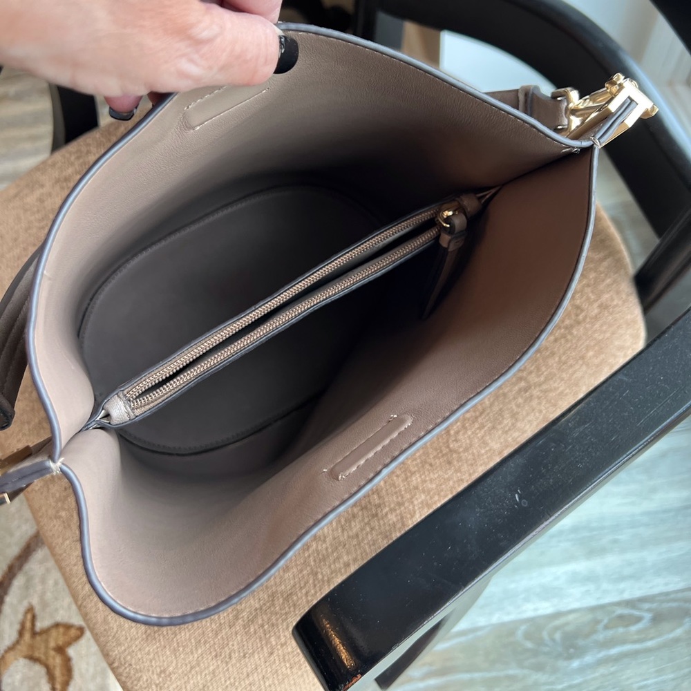 COPY - Calvin Klein  -Used, But looks Brand New!  Medium Sized / Taupe